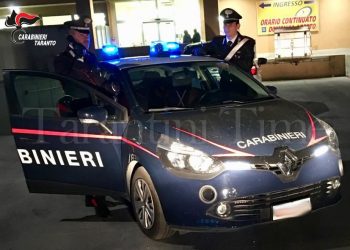 Vessava i clienti di un supermercato. Denunciato un 25enne di origini nigeriane