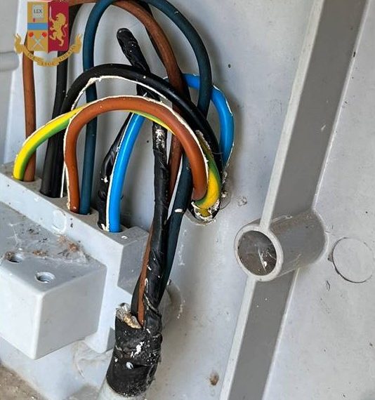Furto di energia elettrica. Denunciati titolare di una cava e un agricoltore