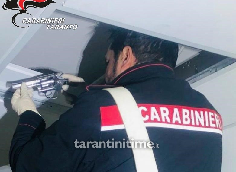 Armi e droga nel controsoffitto, arrestato 38enne ai Tamburi