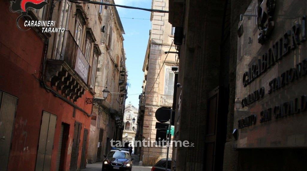 Rubano in un negozio di souvenir, denunciati due crocieristi
