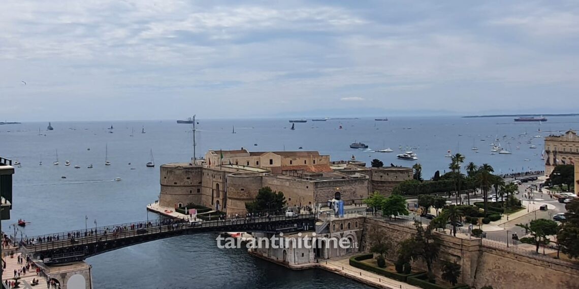 Asili a Taranto, si privatizza!