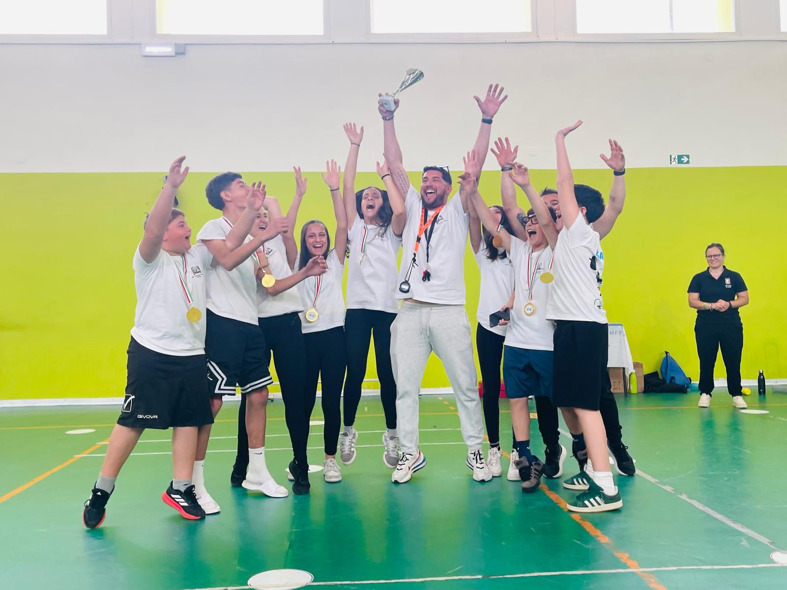 Le scuole di Avetrana trionfano nella Pesistica Olimpica: vittoria interprovinciale ai Giochi della Gioventù Le scuole di Avetrana trionfano nella Pesistica Olimpica: vittoria interprovinciale ai Giochi della Gioventù