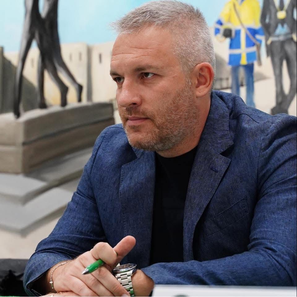 Discriminazione in filiale: lavoratore di Poste Taranto punito per essere iscritto alla UIL. Il “no” per accompagnare il figlio a una visita medica Discriminazione in filiale: lavoratore di Poste Taranto punito per essere iscritto alla UIL. Il “no” per accompagnare il figlio a una visita medica