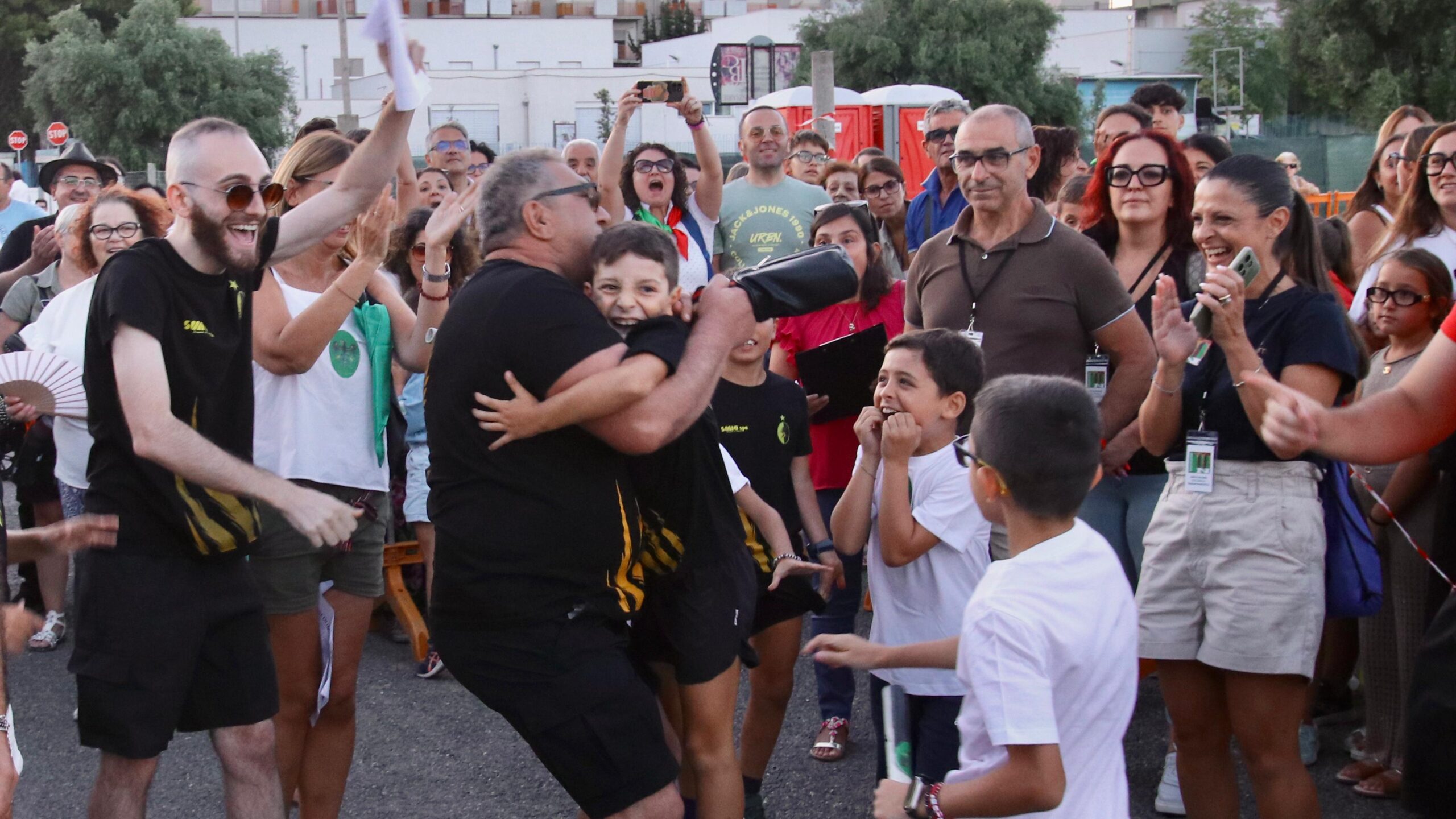 Settembre massafrese: il rione Pappacoda vince il Paliotto, San Marco le Olimpiadi in Palio Settembre massafrese: il rione Pappacoda vince il Paliotto, San Marco le Olimpiadi in Palio