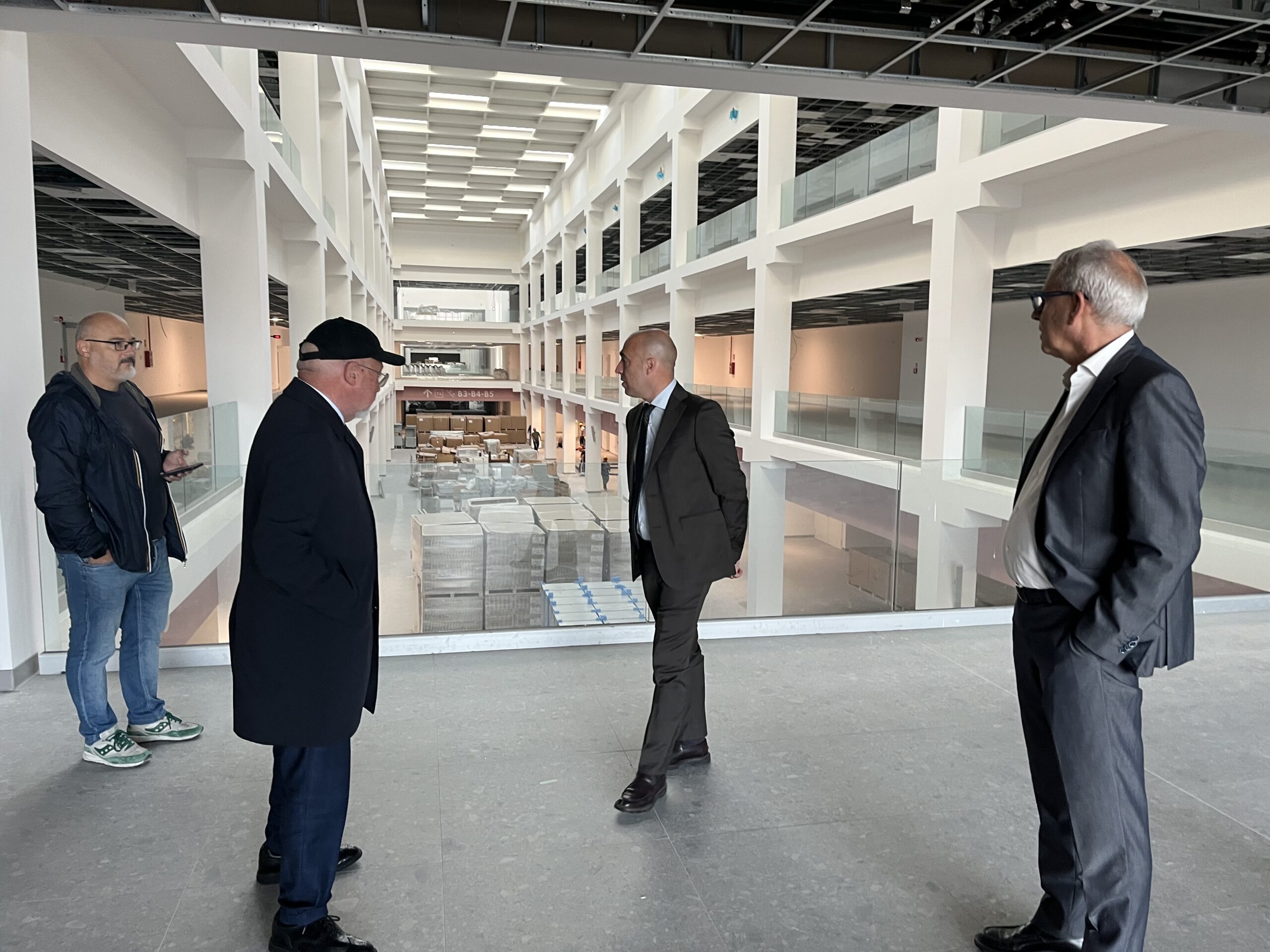 Sanità: sopralluogo istituzionale al cantiere del nuovo Ospedale San Cataldo in vista della Conferenza dei Sindaci Sanità: sopralluogo istituzionale al cantiere del nuovo Ospedale San Cataldo in vista della Conferenza dei Sindaci