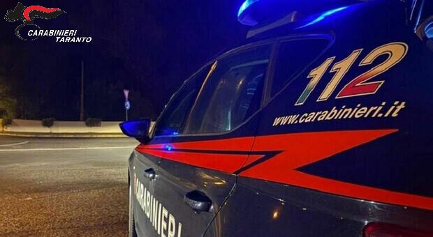 Fugge e aggredisce i carabinieri, arrestato 45enne