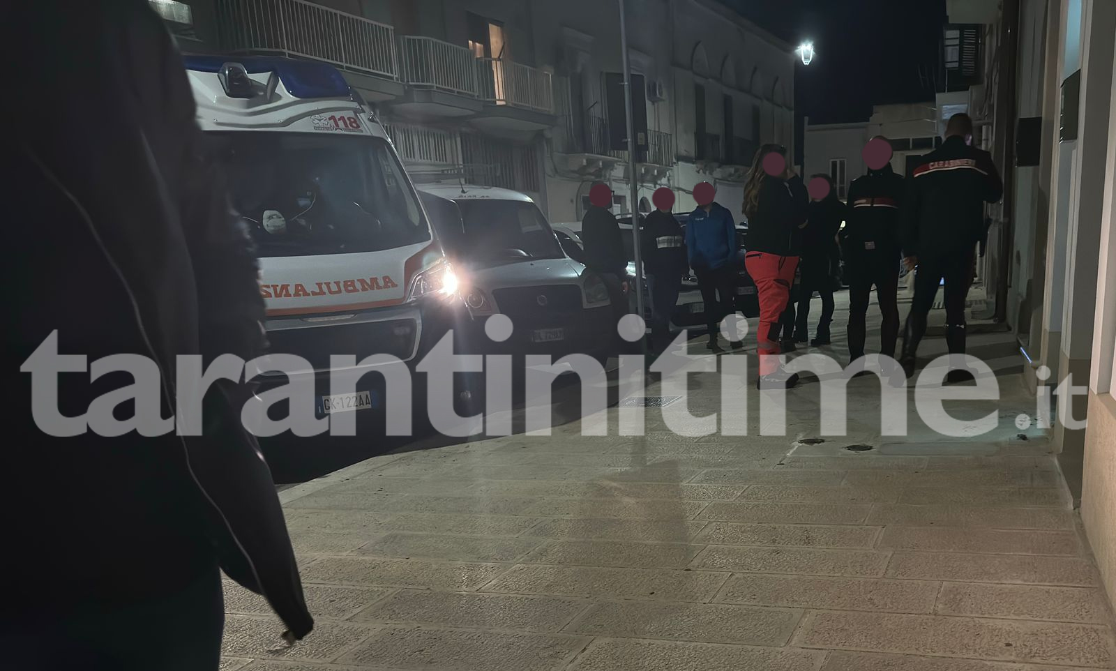 Montemesola, donna col volto insanguinato per strada. Intervengono i carabinieri Montemesola, donna col volto insanguinato per strada. Intervengono i carabinieri