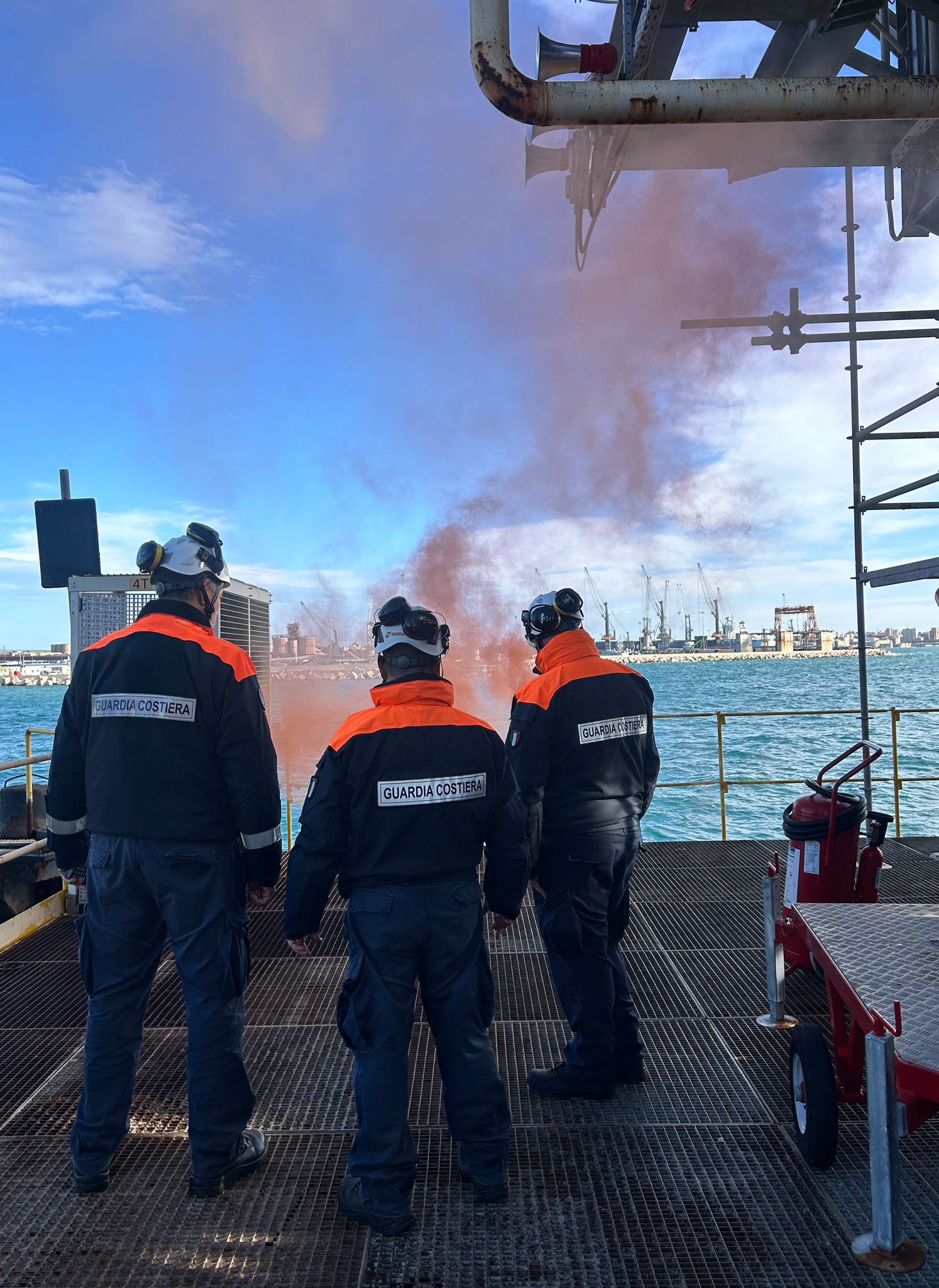 esercitazione complessa antincendio antinquinamento e di security portuale nel porto di taranto
