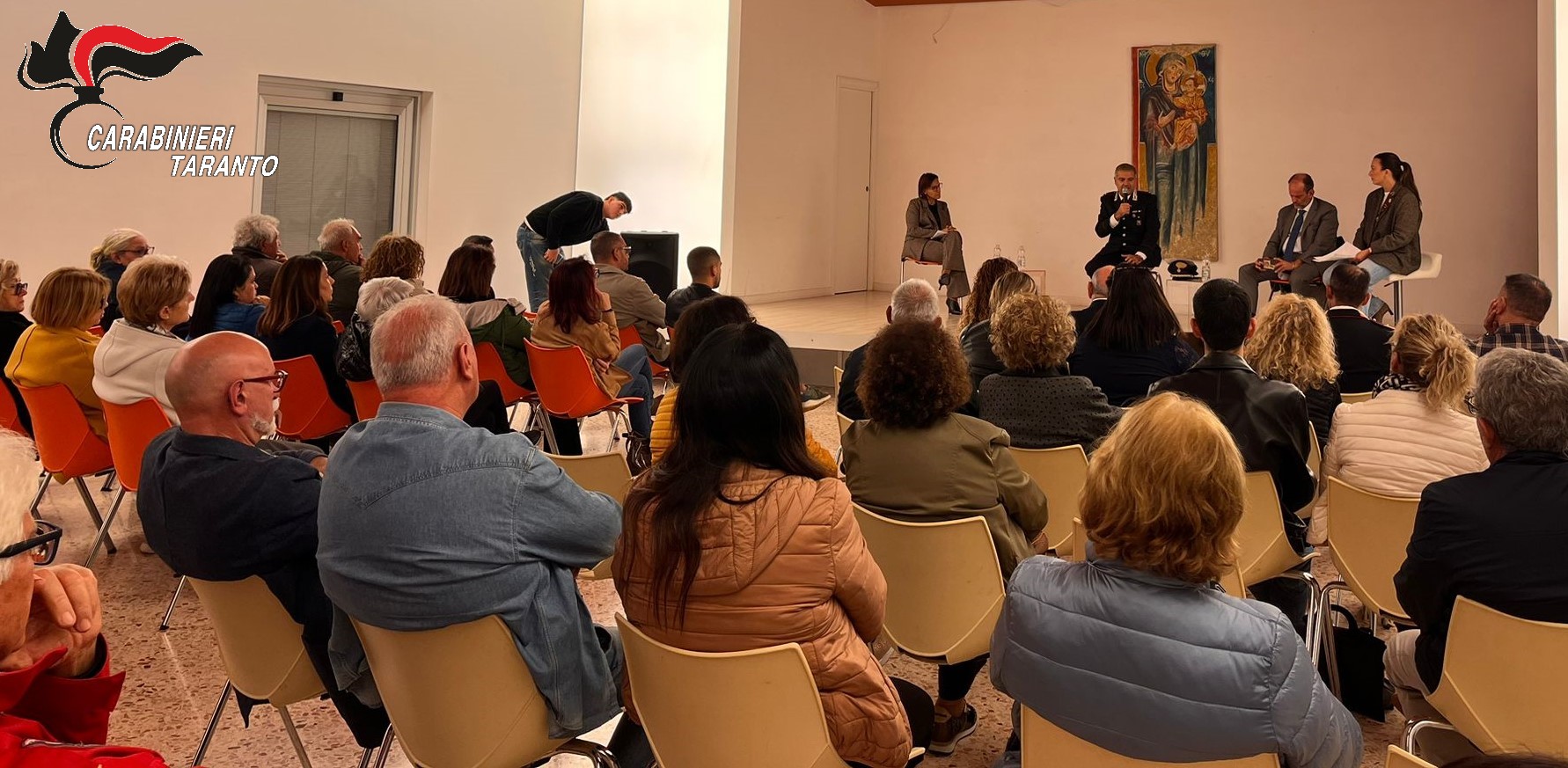A Palagiano Carabinieri con i cittadini per difendersi dalle truffe A Palagiano Carabinieri con i cittadini per difendersi dalle truffe