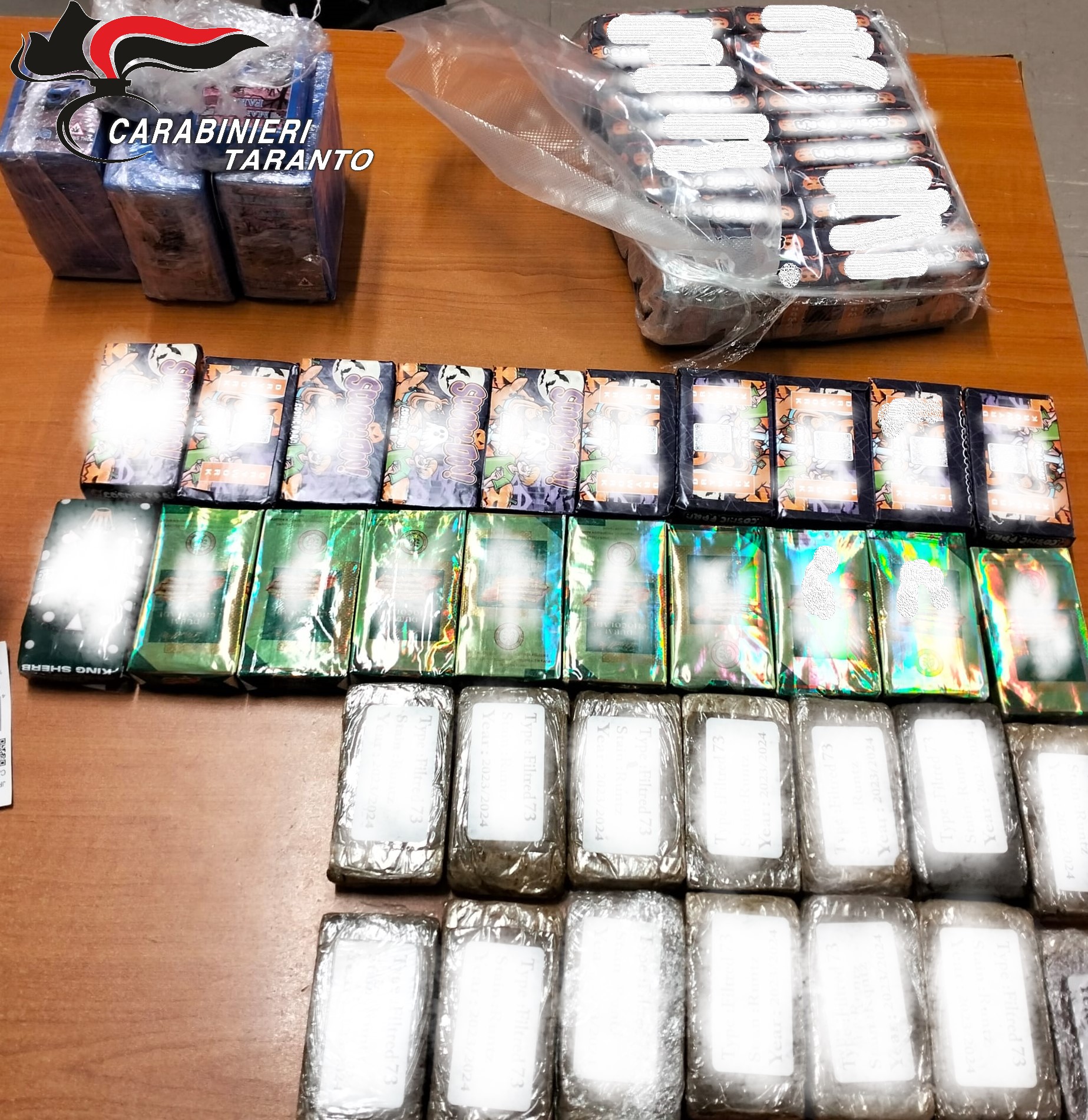 droga nascosta in auto arrestati due giovani