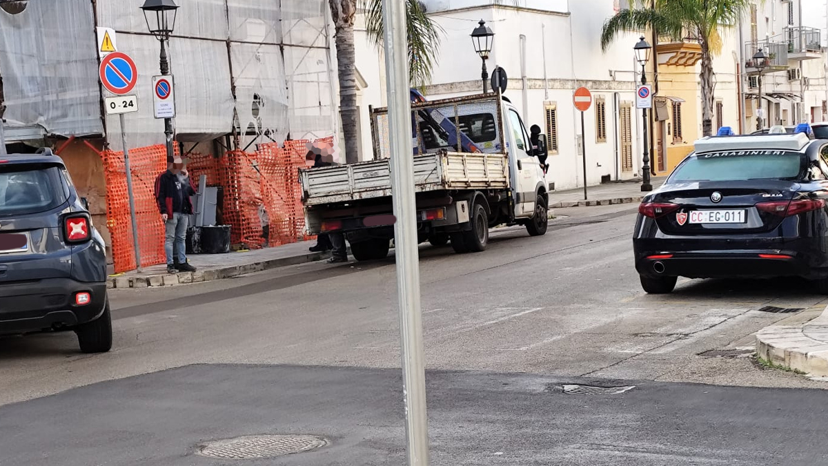 Montemesola, assalto al bancomat, banda di criminali fugge col bottino Montemesola, assalto al bancomat, banda di criminali fugge col bottino