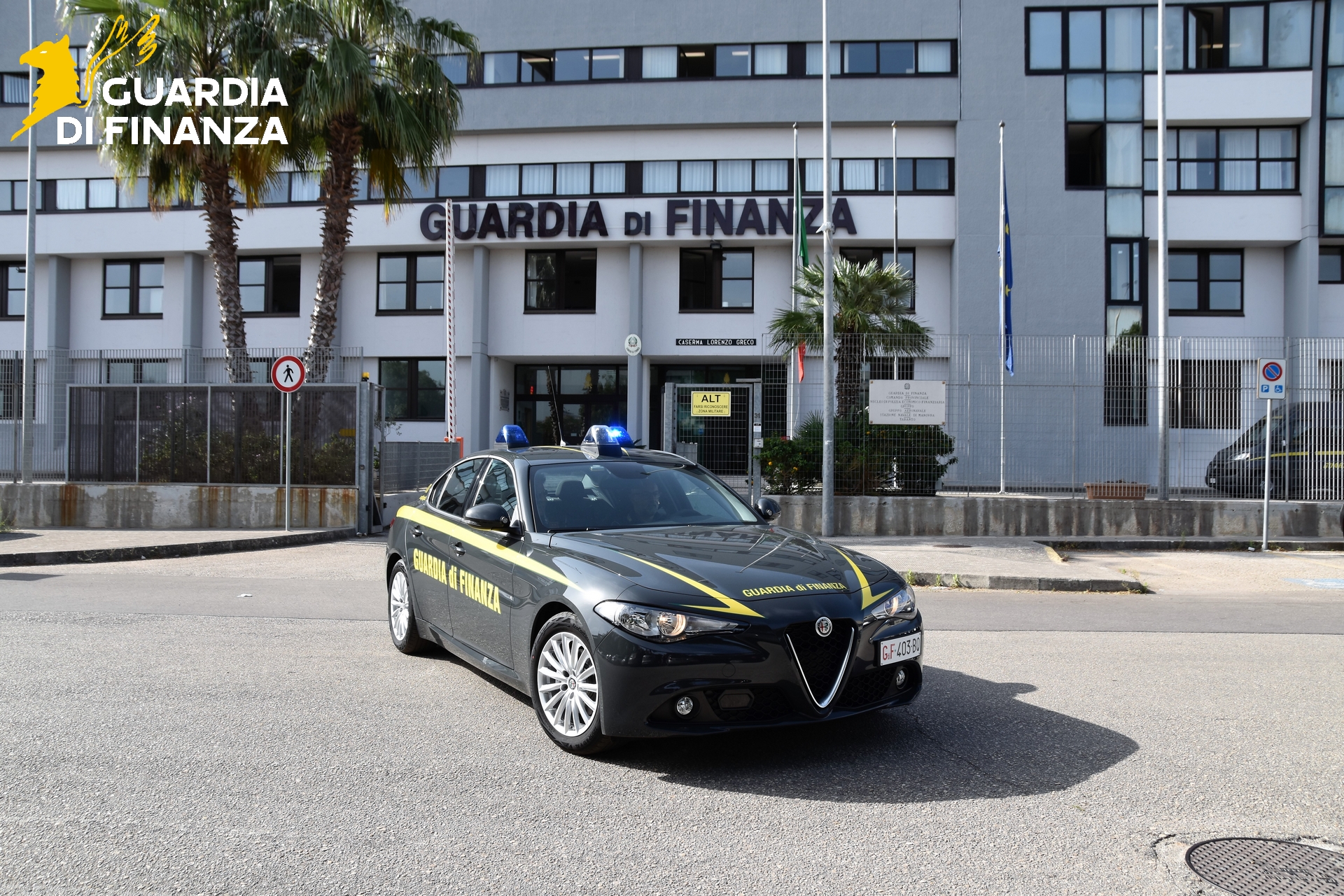 armi 5 arresti della guardia di finanza